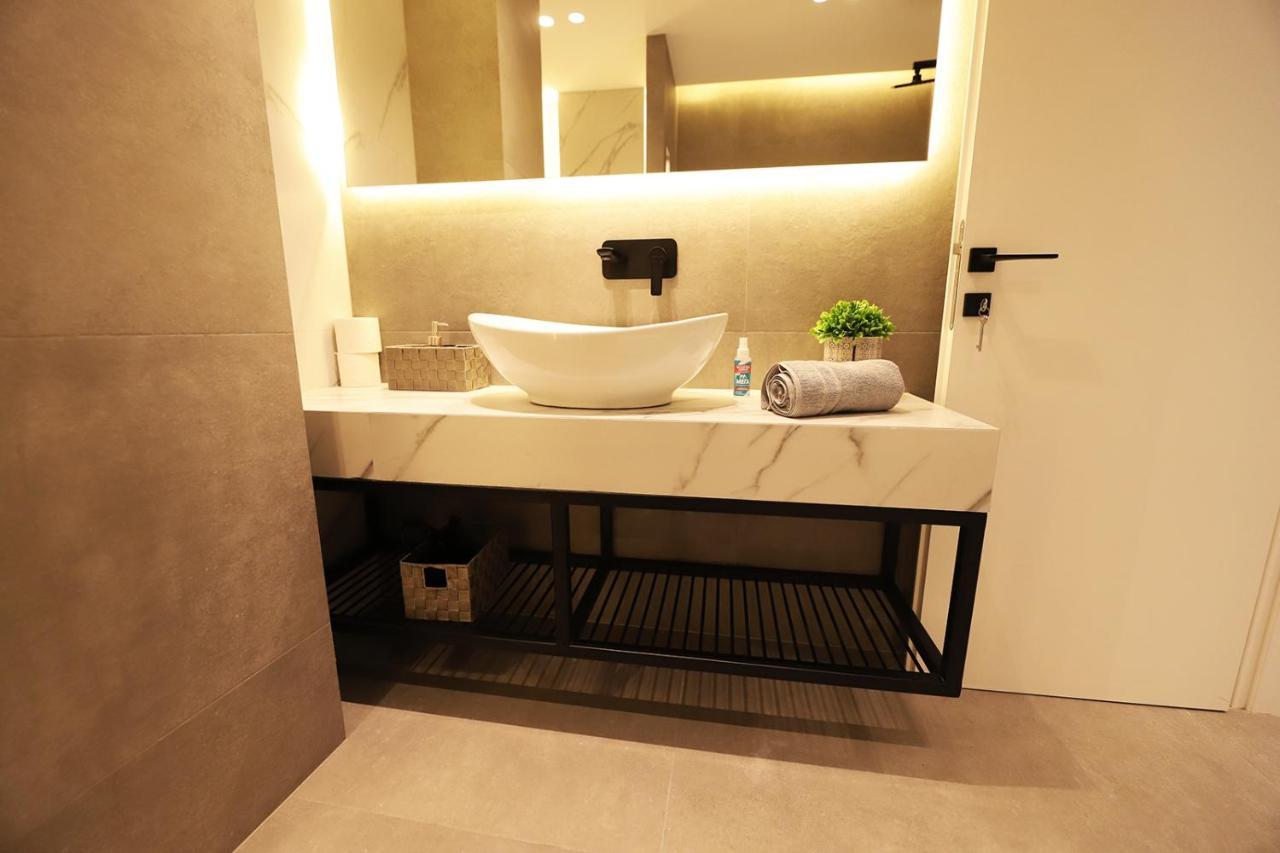 K58 Luxury Apartment Monastiraki Metro Station Acropolis Jacuzzi Ateny Zewnętrze zdjęcie